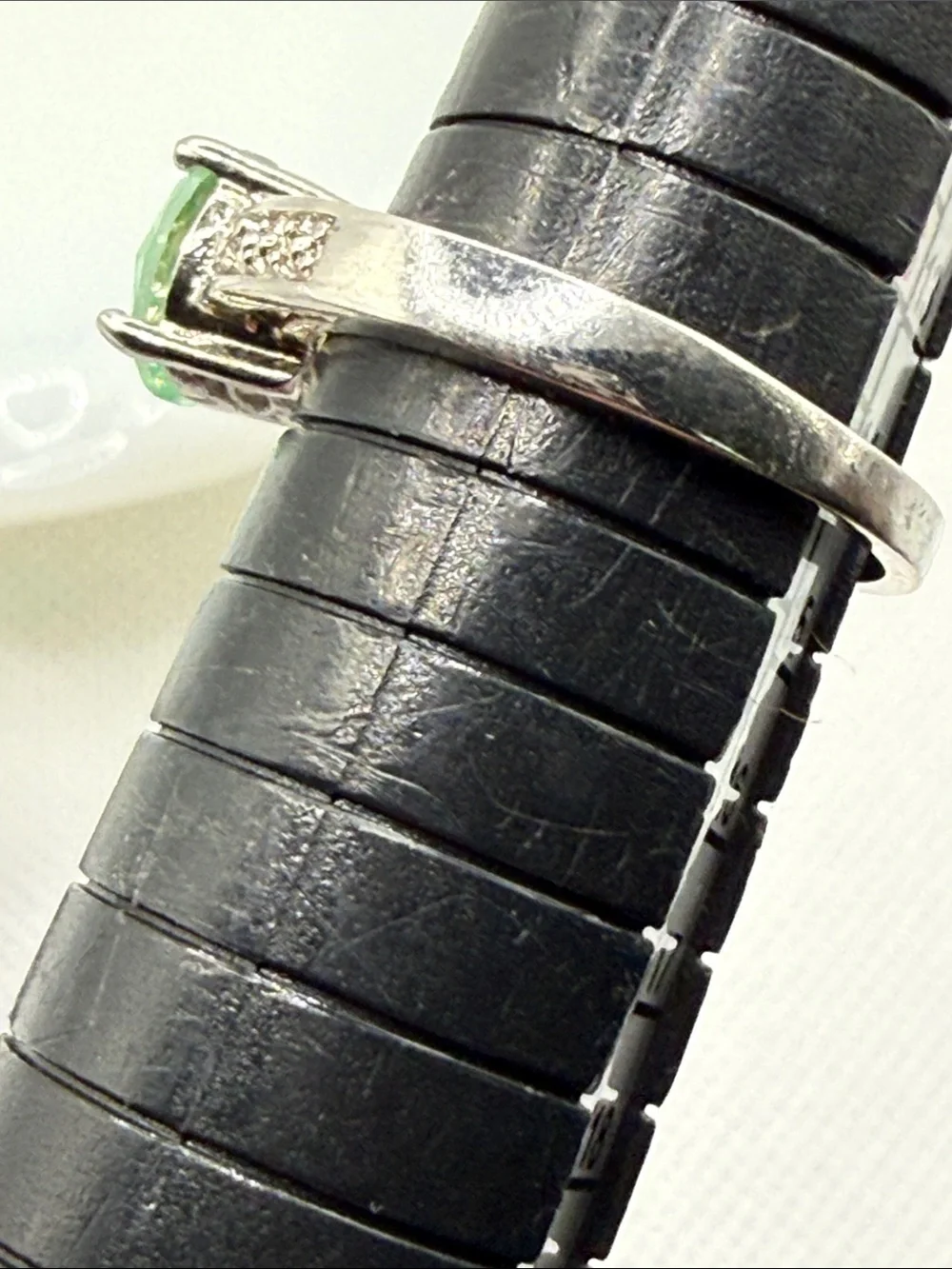 Vintage synthetic Green Spinel Round-Cut Solitaire Cz Ring rhodium plated